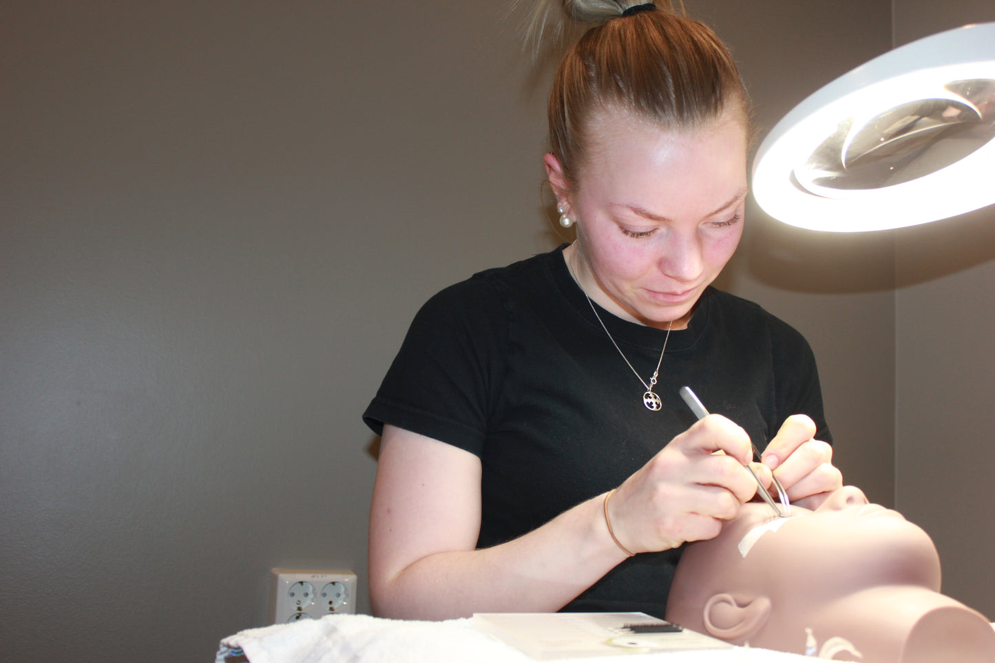 Fullstendig vippe- og brynsstylist kurs